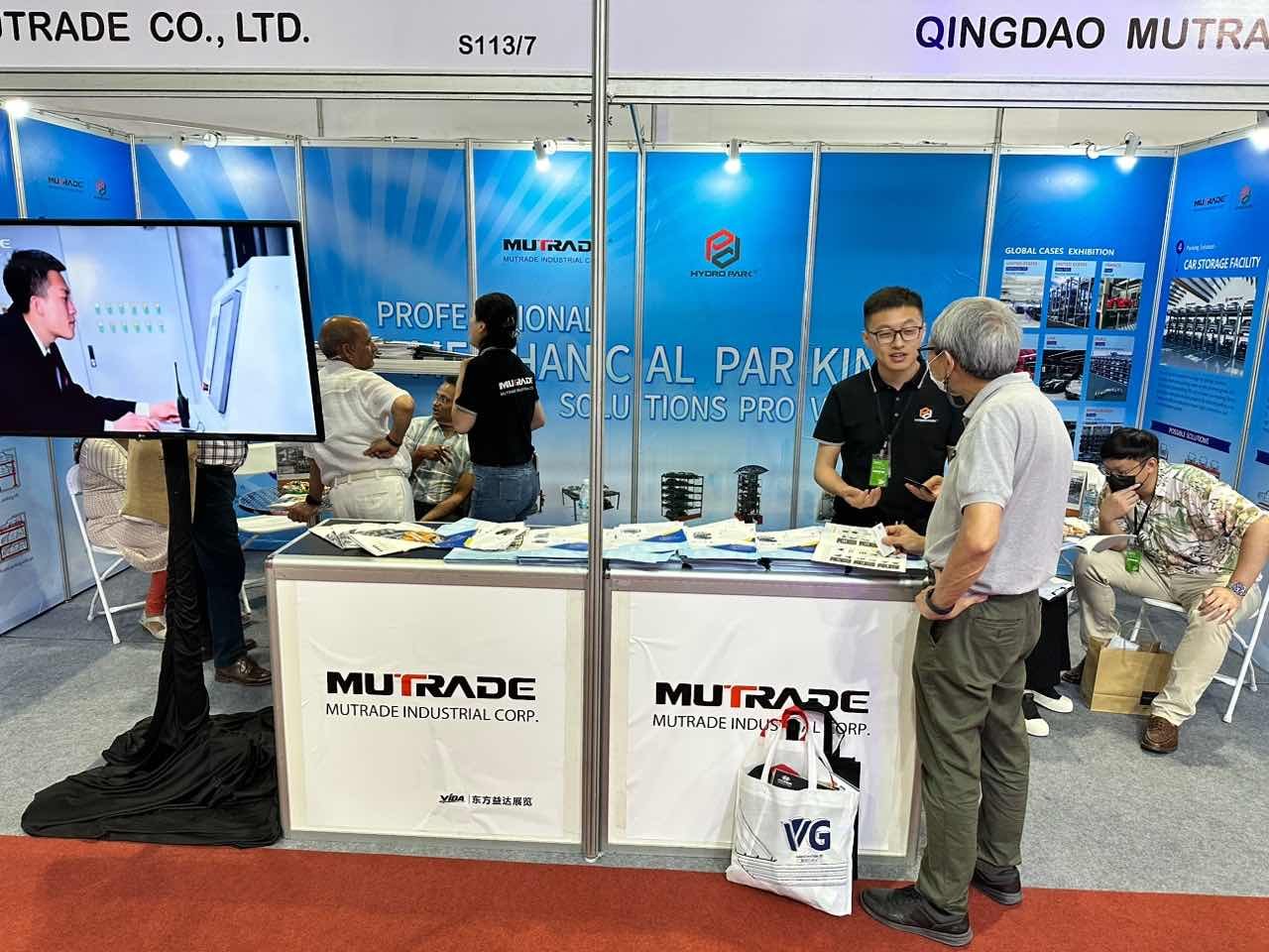 Il produttore di parcheggi meccanici Mutrade alla fiera Architect'23 a Bangkok, Tailandia